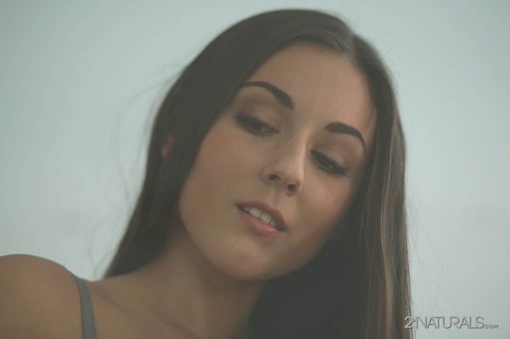 Eva Strauss photo 9