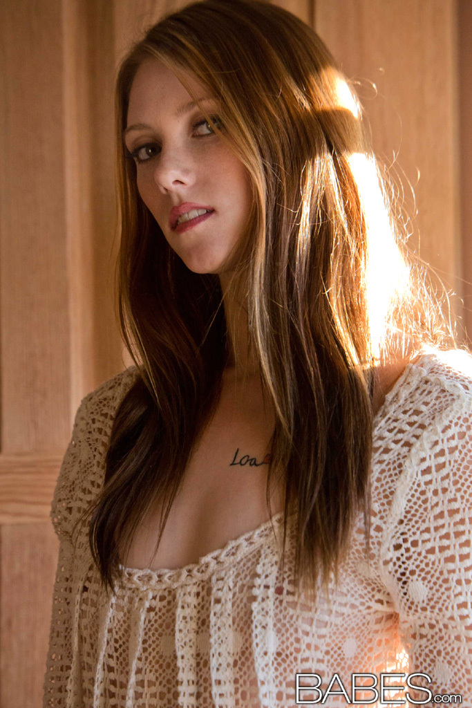 Shae Snow With Sexy Ass photo 1
