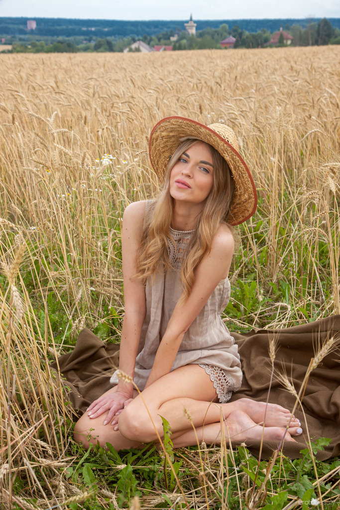 Presenting Victoria Kruzz photo 8