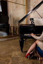 Lola Bredly Super Busty - Massive Curves Handful Voluptuous Gallery 05