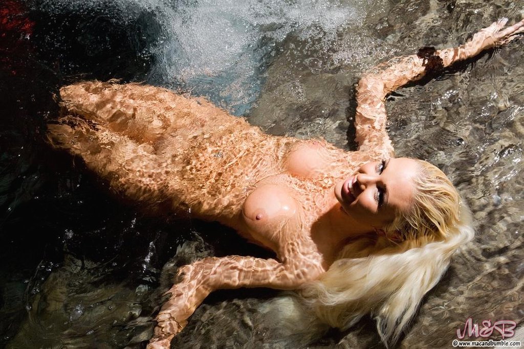 Cara Brett 14
