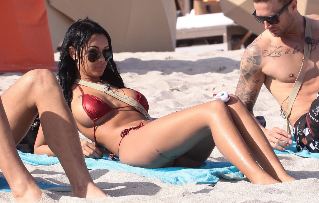 Nabilla Benattia  09