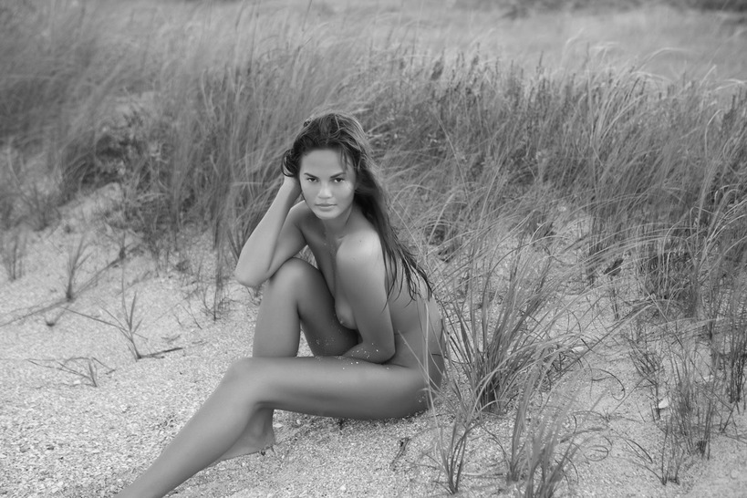 Christine Teigen Looking Hot 14