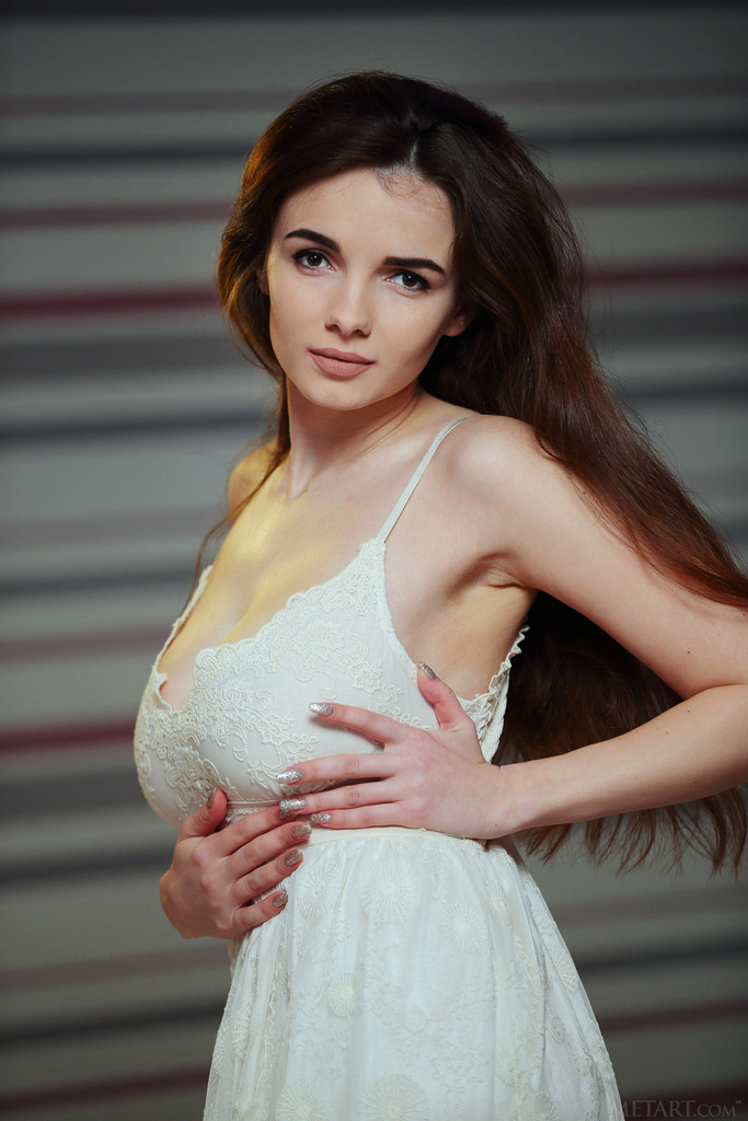 Buxom 01