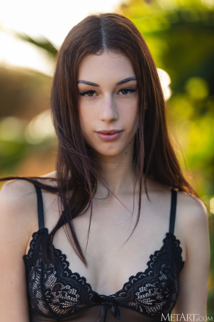 Shania Vega Met-Art Outdoors - Sexy Posing Natural Freedom Session 00