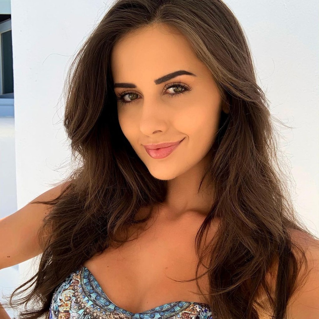 Gorgeous Rebecca Portugall 07