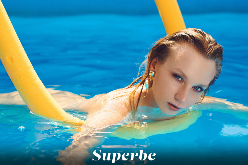 Poolside Nude Poses in Summer Light - photo 18
