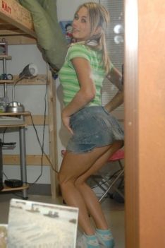 Teen Kasia Uninhibited