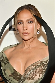 Jennifer Lopez Showing Nipple At Kiss Of The Spider Woman Screening!